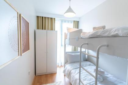 Modern Stylish 2br Apt Near Eyp Sultan Mosque - image 10