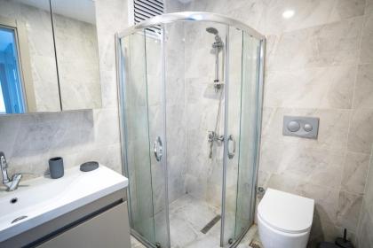 Modern Stylish 2br Apt Near Eyp Sultan Mosque - image 19