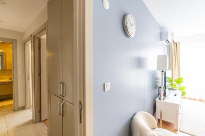 Modern Stylish 2br Apt Near Eyp Sultan Mosque - image 5