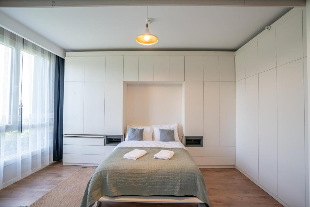 Stylish City Getaway - Immerse Yourself In Luxury - image 4