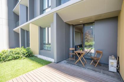 Stylish 1-bdr Apt - Your Home Away From Home - image 10