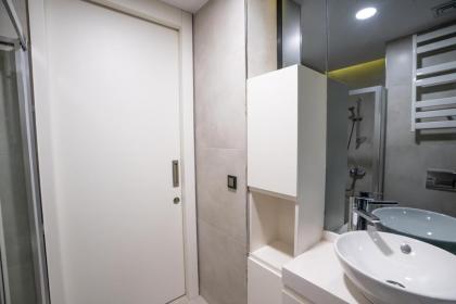 Stylish 1-bdr Apt - Your Home Away From Home - image 12