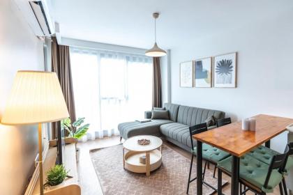 Stylish 2br Apt Near Vialand Mall With Nespresso