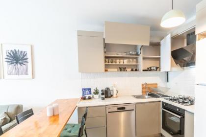 Stylish 2br Apt Near Vialand Mall With Nespresso - image 10