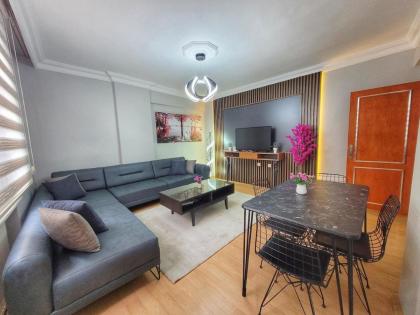 Spacious 3br Retreat Modern Comfort