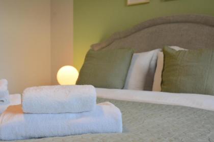 Charming Getaway In The Heart Of Beyolu - image 21