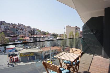 Modern Apt With City Views - Central Location - image 30