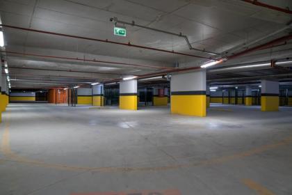 Bright And Modern Apt With Stunning City View - image 23