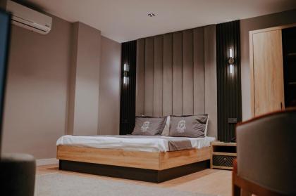 Pier Hotel - image 16
