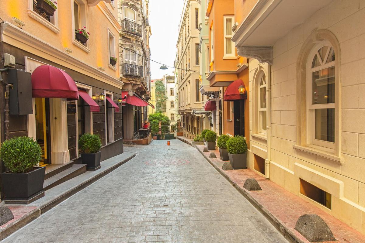 Meroddi Galata Flats - main image