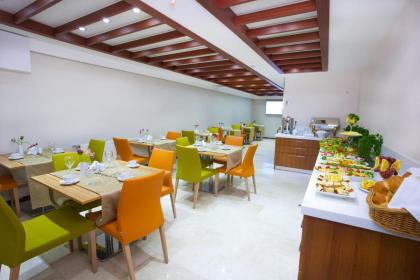 The Coach Hotel - image 4