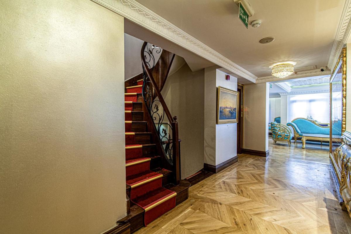 Splendid Studio in Historic Mansion in Beylerbeyi - image 5