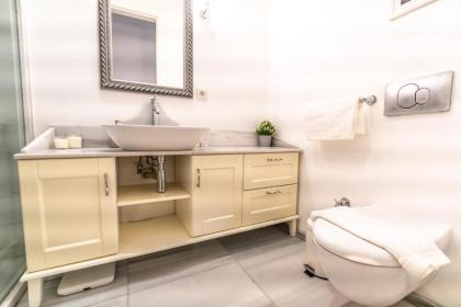 Modern City Gem With Terrace - Urban Retreat - image 25