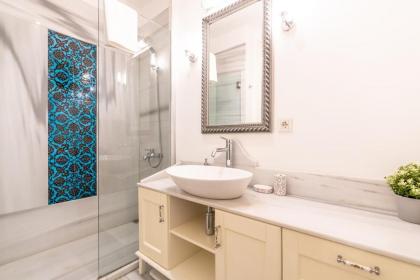 Modern City Gem With Terrace - Urban Retreat - image 27