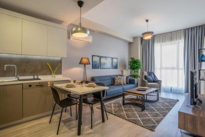 Stylish Urban Apt- Soak Up The City's Vibes