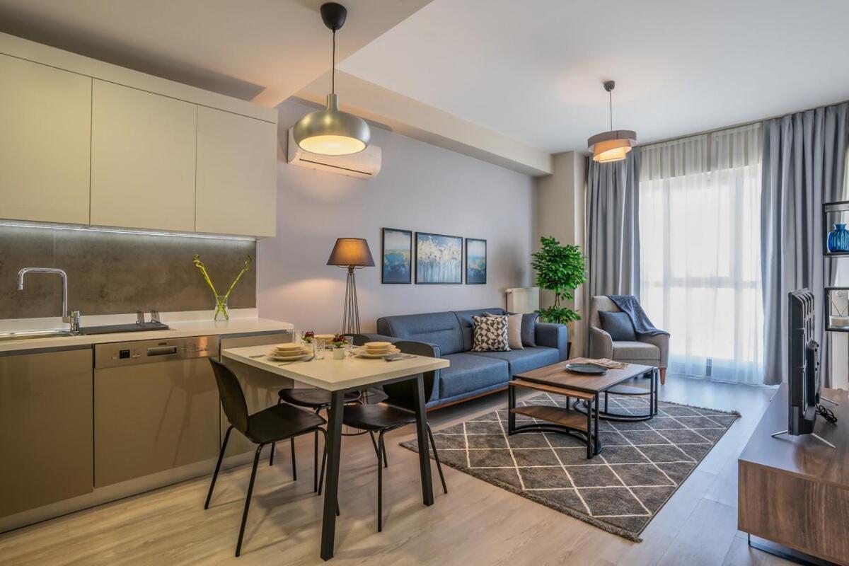 Stylish Urban Apt- Soak Up The City's Vibes - main image