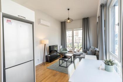 Near Airport Metro 1-bdr Apt Wi-fipoolgym - image 10