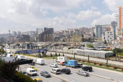 Near Airport Metro 1-bdr Apt Wi-fipoolgym - image 25