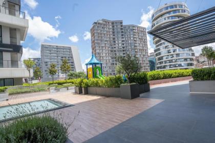 Near Airport Metro 1-bdr Apt Wi-fipoolgym - image 27