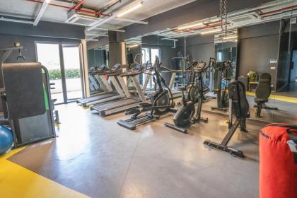 Near Airport Metro 1-bdr Apt Wi-fipoolgym - image 28