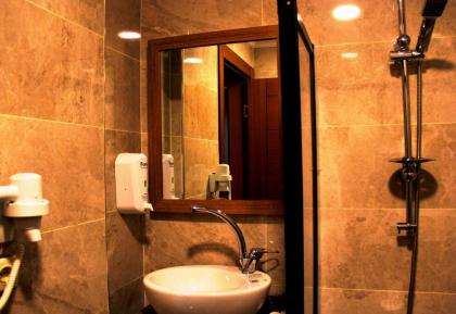 GROSS HOTEL - image 10