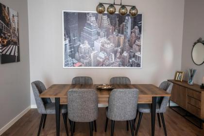 Prime Getaway Luxurious 2br Apt Perfect Stay - image 20