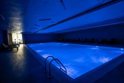 Prime Getaway Luxurious 2br Apt Perfect Stay - image 24