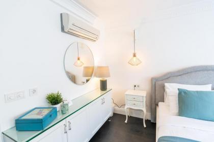 Modern City Hideaway With Terrace - Urban Luxury - image 23