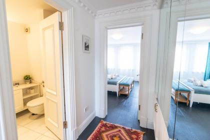 Modern City Hideaway With Terrace - Urban Luxury - image 29