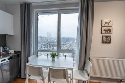 1-bdr Apt With View Poolgym Near Airport Metro - image 13