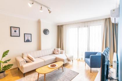 Stylish 2-bdr Apt 15 Min From Axis Istanbul Mall 