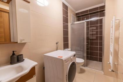 Stylish 2-bdr Apt 15 Min From Axis Istanbul Mall - image 17