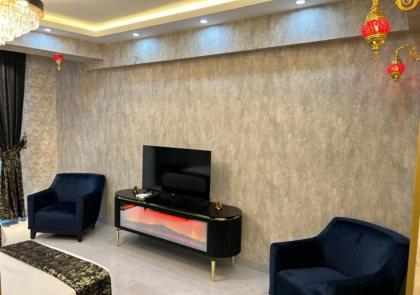 sutluce's luxury suite with a golden horn view