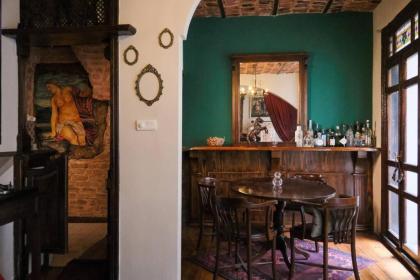 Old stylish vintage apt in Pera Istanbul 