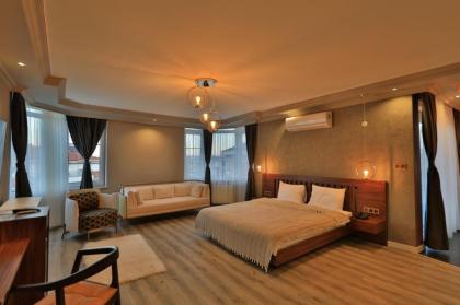 WHITE MANSION - image 21