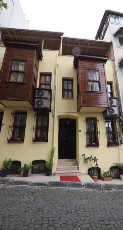 Royal Gur Hotel - image 23