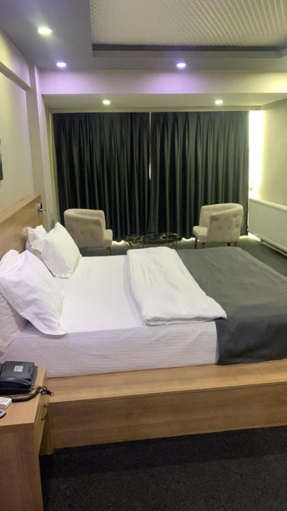 Holding hours hotel İstanbul airport - image 2