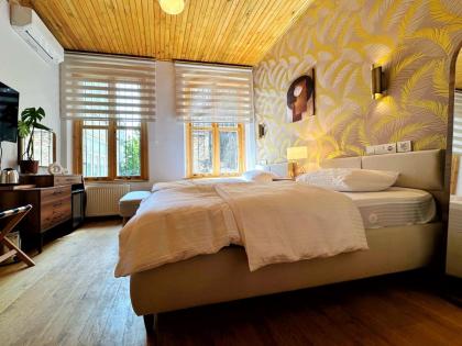 Refurbished Triplex in Taksim - image 26