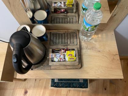 Metro Guesthouse - image 25