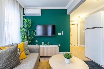 Balat Apartments-Orange and Blue - image 15