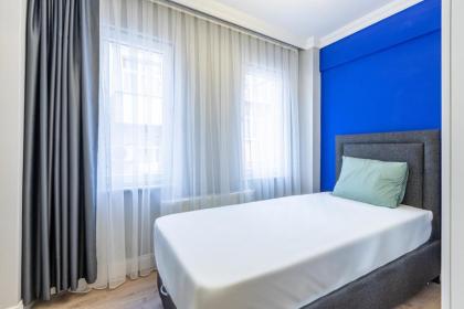 Balat Apartments-Orange and Blue - image 17