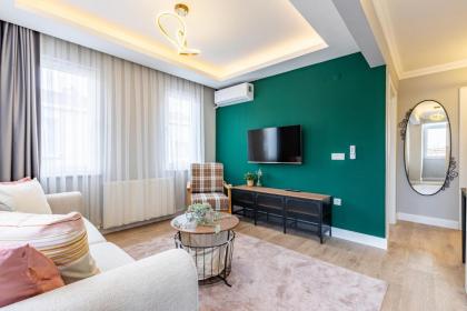 Balat Apartments-Orange and Blue - image 22