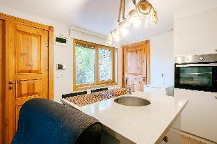 House with Garden and Bosphorus View in Kuzguncuk - image 5