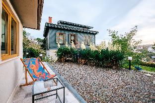 House with Garden and Bosphorus View in Kuzguncuk - image 6