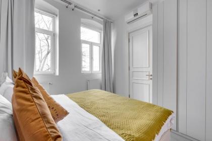Historical Flat with Balcony near Galata Tower - image 12