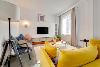 Historical Flat with Balcony near Galata Tower - image 3