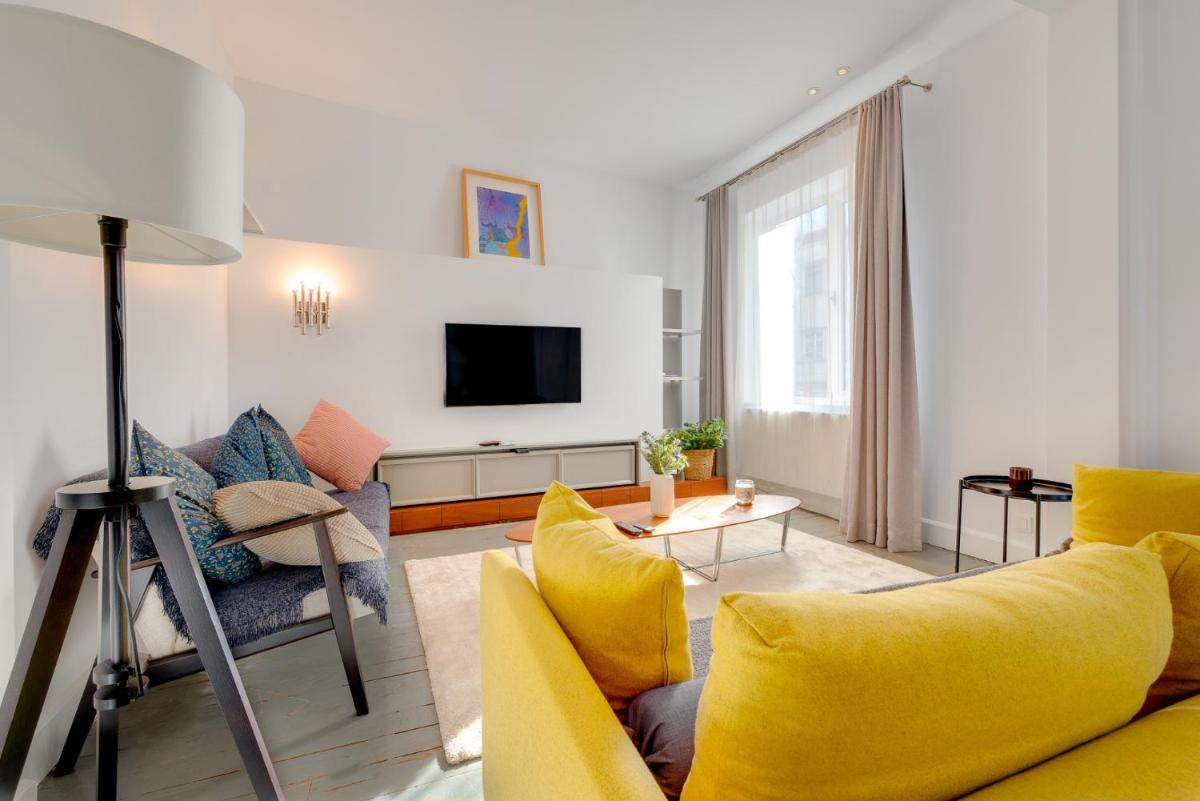 Historical Flat with Balcony near Galata Tower - image 3